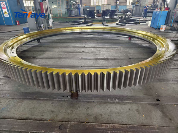 Large cast steel girth gear for ball mill
